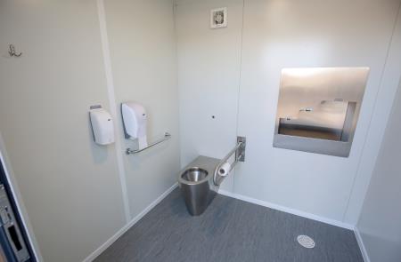 WC NA PARKIRIŠČU 05 FOTO LJUBO VUKELIČ
